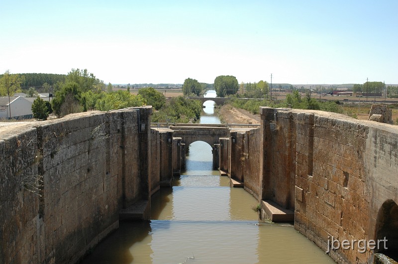 DSC_4061.JPG - Canal de Castilla, Schleuse vor Fromista